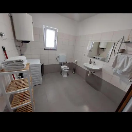 Apartment Apartman Cvita *